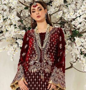 Hania Amir Pics in Stylish Dresses, Looking Gorgeous | Showbiz Hut