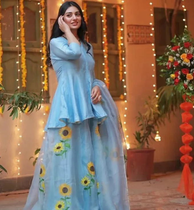 Sarah Khan Dresses in Drama Laapata, Wardrobe Designer Detail | Showbiz Hut
