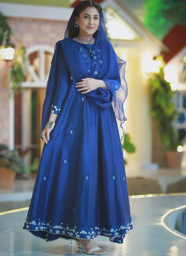 hina altaf dresses ramzan show baran rehmat dress 2022