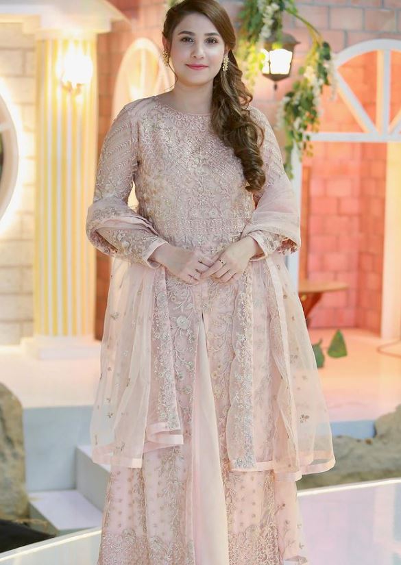 hina altaf dresses ramzan show baran rehmat dress