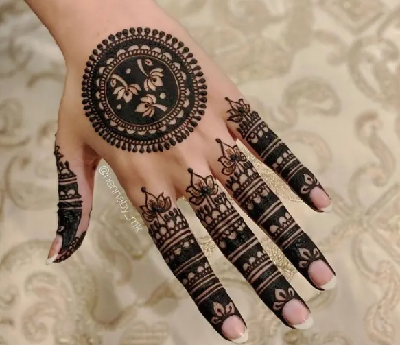 Tikki Mehndi Design for Front Hand Beautification