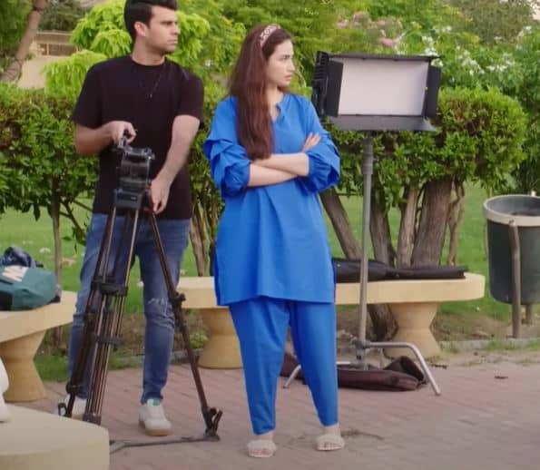 sana javed dresses in drama kala doriya pictures