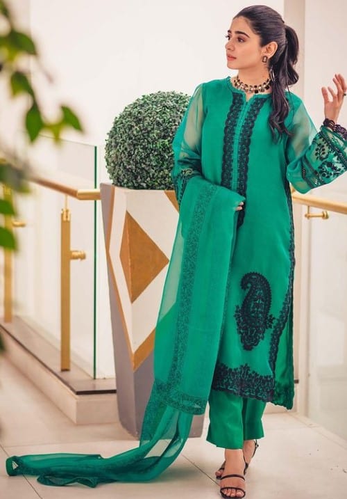 Sehar Khan dresses in Farq