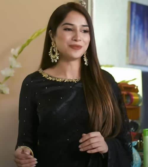 sabeena farooq dress in drama tere bin dresses