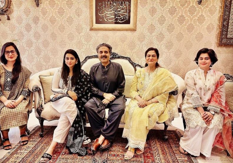 aftab iqbal biography age family daughter wife