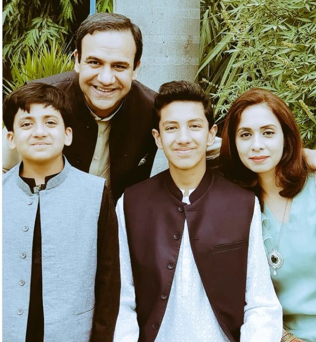 umar saif family pics