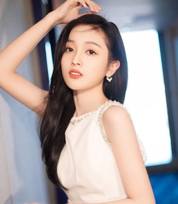 Wu Xuanyi Biography - Husband, Boyfriend, Family, Dramas | Showbiz Hut