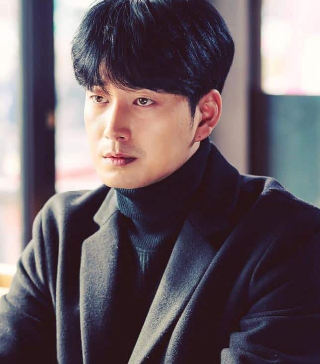 Lee Hyun Wook Biography, Wife, Family, Relationships, Dramas | Showbiz Hut