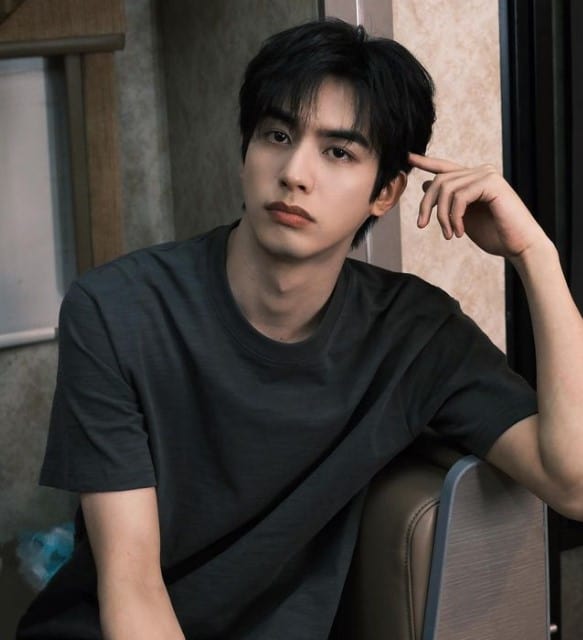 song weilong biography wife gf age height sister crush