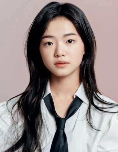 Kim Si-a biography age parents sister drama list sia