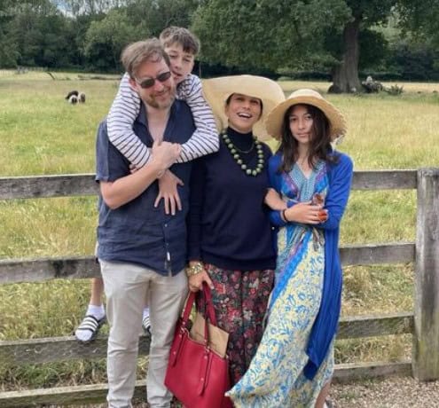 Agni Scott family pictures